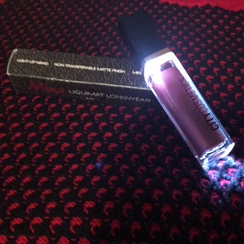 Minx Longwear Light Up Lip Color by City Cosmetics - Picture 3 of 4